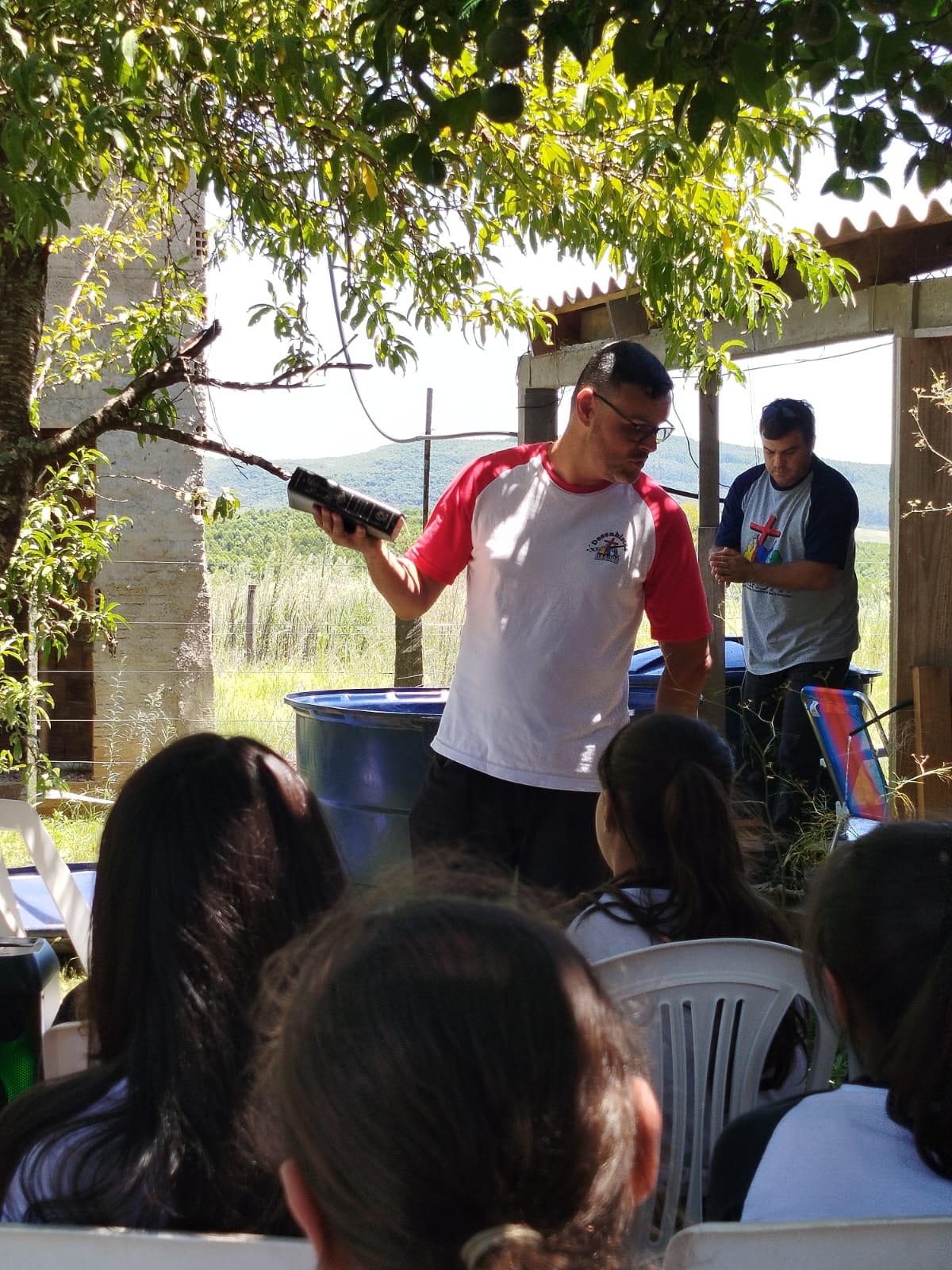 Dia Mundial do Desenhista: Adolescentes da UAADPA usam a arte para o Reino de Deus