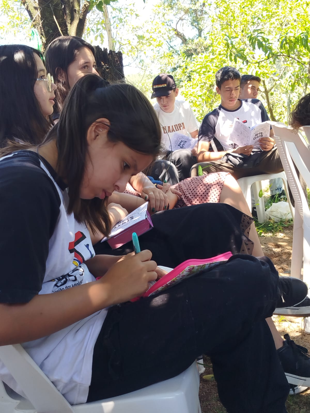 Dia Mundial do Desenhista: Adolescentes da UAADPA usam a arte para o Reino de Deus