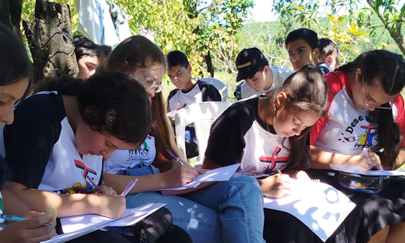 Dia Mundial do Desenhista: Adolescentes da UAADPA usam a arte para o Reino de Deus
